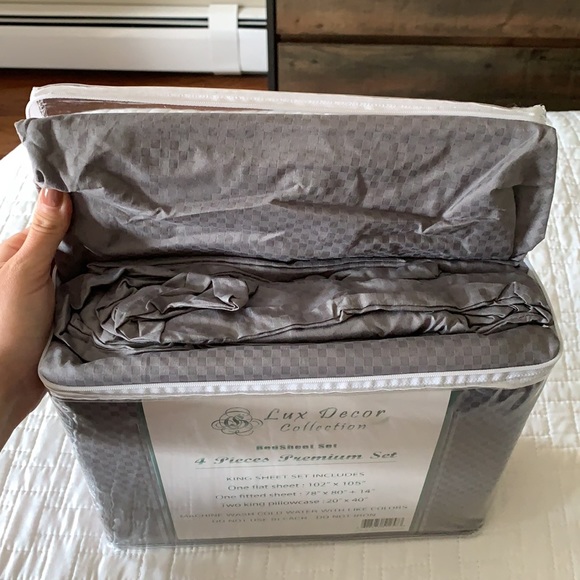 NIB Lux Decor Collection King Bedsheet Set - Picture 4 of 4